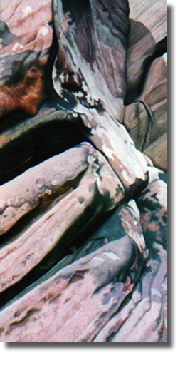 Rock Series 2 No.11 (2002)
68 x 137 cm
oil on canvas